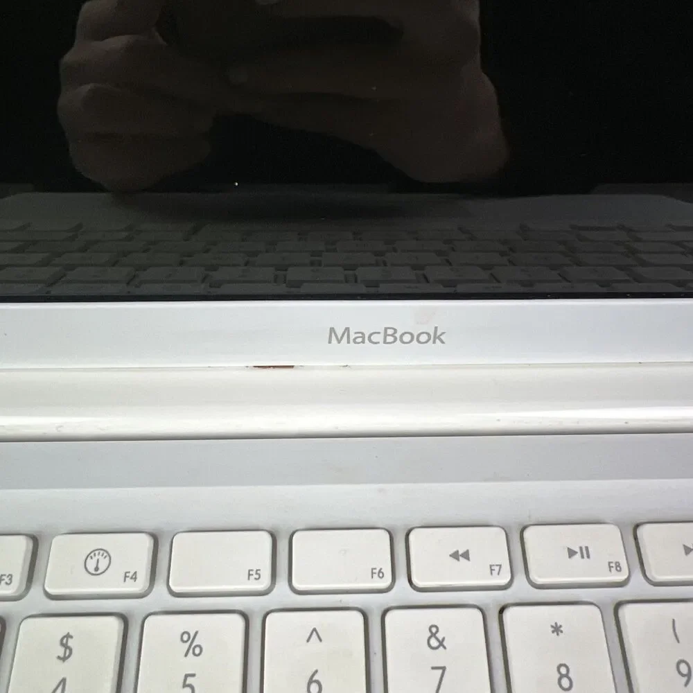 Apple Polycarbonate MacBook Laptop Parts/Repair A1181 *READ
